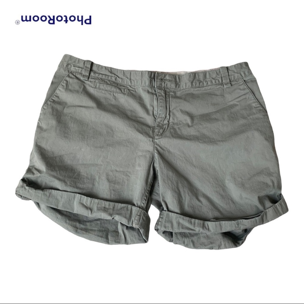 4/25💜 Banana Republic Green Stretch Shorts